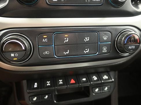 Used 2019 Chevrolet Colorado ZR2 image 20