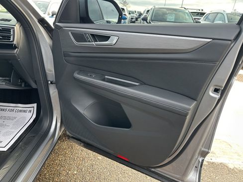 Certified 2024 Volkswagen Atlas Cross Sport SE image 31