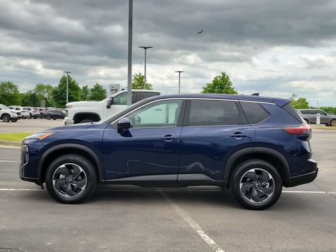 Used 2025 Nissan Rogue SV AWD/4WD image 3