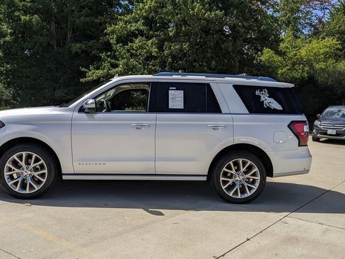 Used 2019 Ford Expedition Platinum RWD image 6