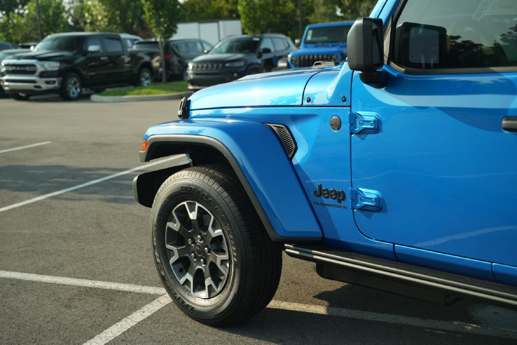 New 2026 Jeep Gladiator Sport AWD/4WD image 38