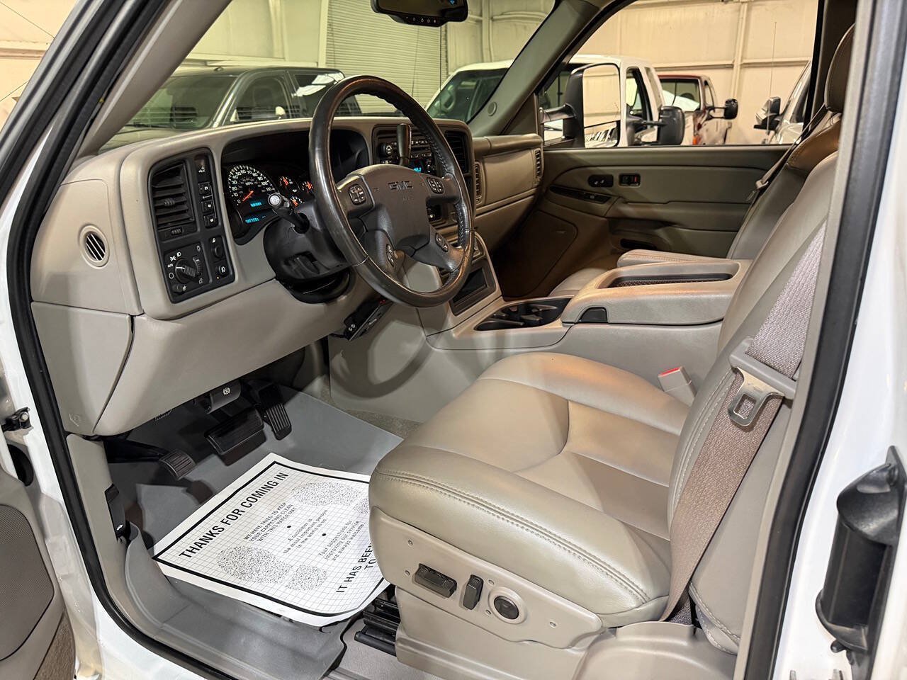 Used 2005 GMC Sierra 2500 SLT w/ Heavy-Duty Power Package AWD/4WD image 2