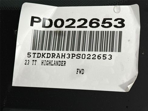 Used 2023 Toyota Highlander LE FWD image 43