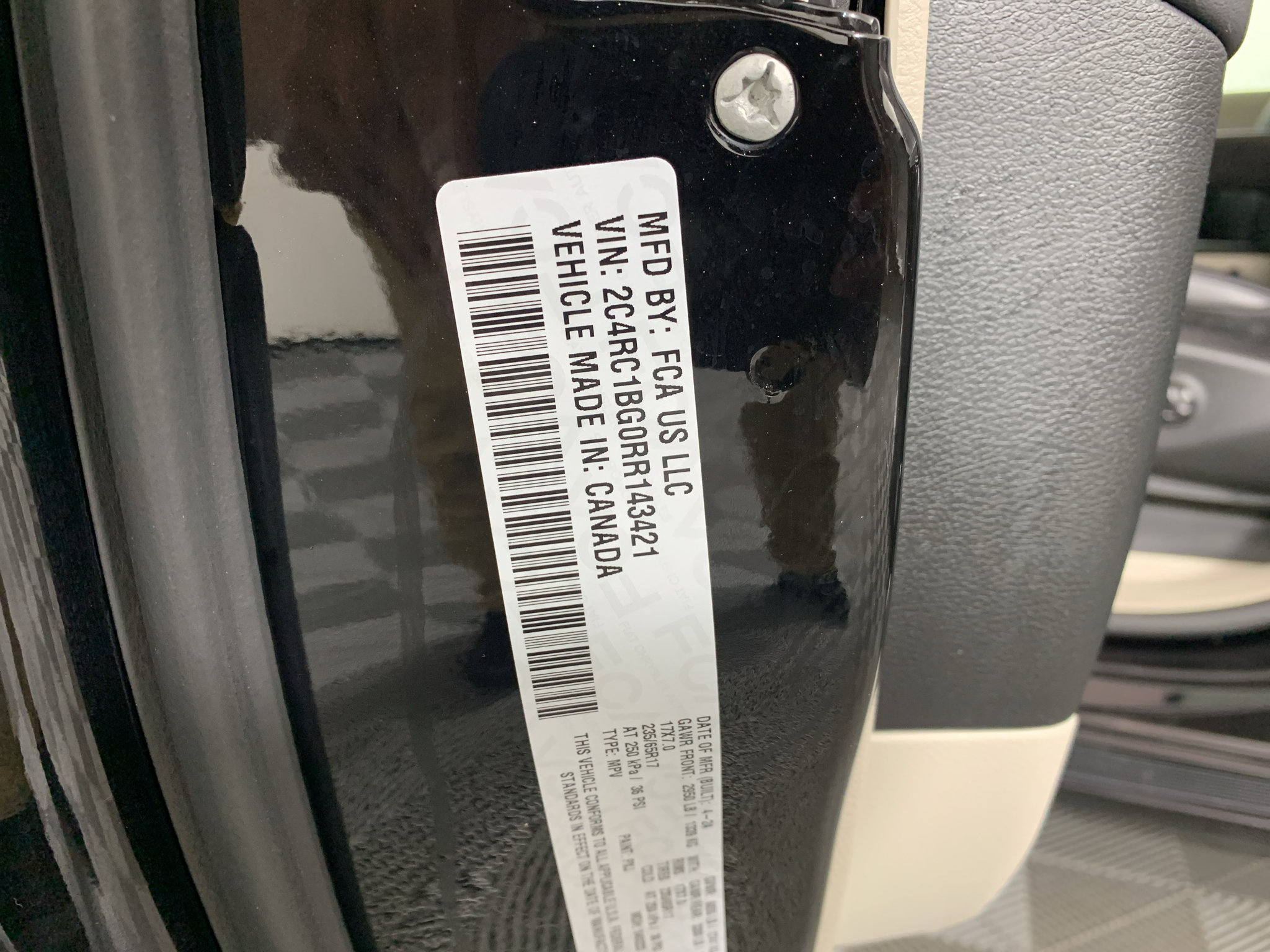 Used 2024 Chrysler Pacifica Touring-L FWD image 11