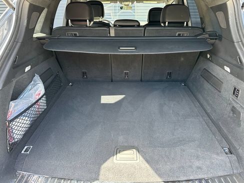 Certified 2025 Porsche Cayenne Turbo AWD/4WD image 39