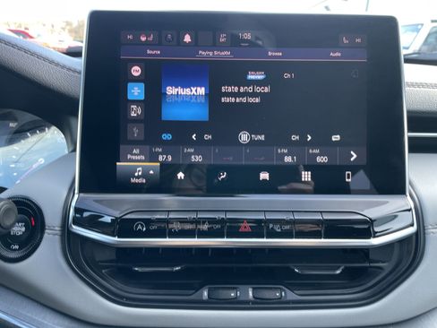 Certified 2024 Jeep Compass Limited image 46