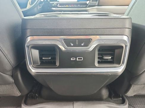 Used 2024 Chevrolet Silverado 2500 High Country AWD/4WD image 38