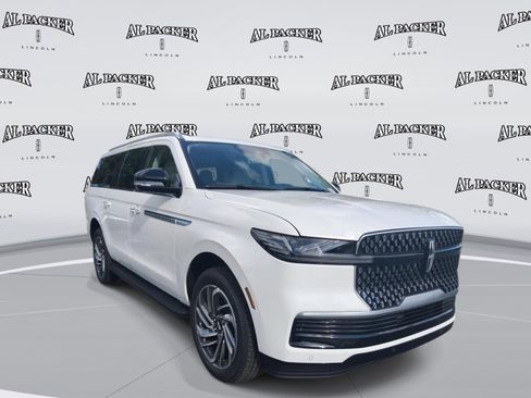 New 2026 Lincoln Navigator L Premier AWD/4WD image 7