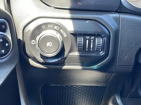 Used 2022 Jeep Wrangler Unlimited Sport AWD/4WD image 17