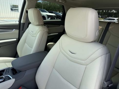 New 2026 Cadillac XT5 Premium Luxury w/ Driver Assist Package FWD image 21