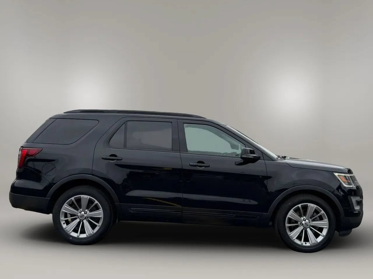 Used 2017 Ford Explorer Sport AWD/4WD image 10