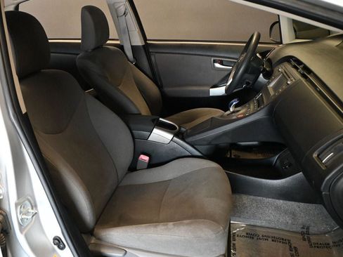 Used 2013 Toyota Prius Two FWD image 18