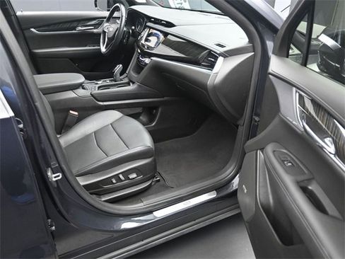 Used 2023 Cadillac XT6 Premium Luxury image 31