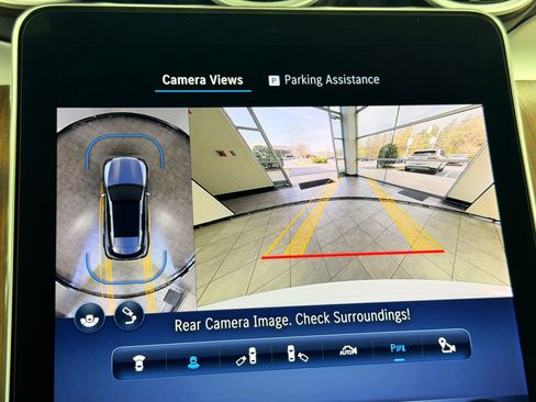 Used 2024 Mercedes-Benz GLC 300 4MATIC image 30