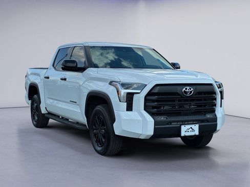 Used 2024 Toyota Tundra SR5 w/ SR5 Convenience Package AWD/4WD image 5