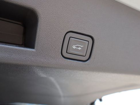 New 2026 Chevrolet Traverse LT w/ Sun and Wheel Package FWD image 41