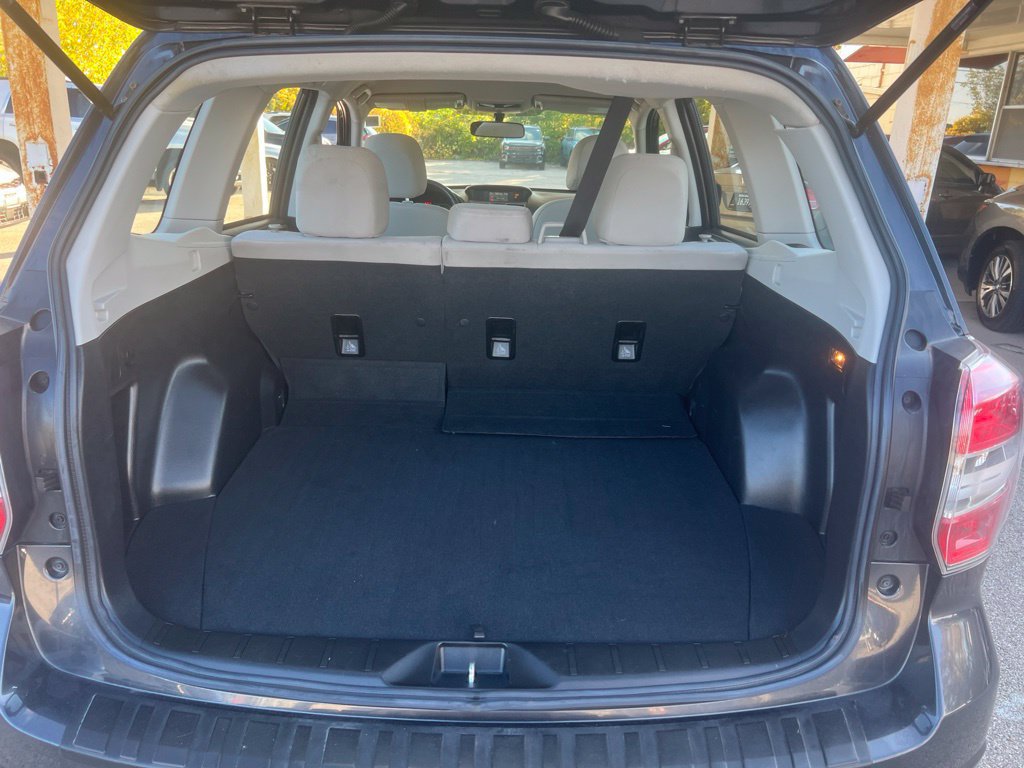 Used 2016 Subaru Forester 2.5i AWD/4WD image 11