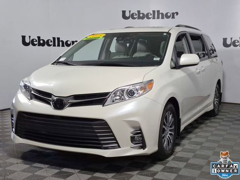 Used 2018 Toyota Sienna XLE Premium FWD image 3