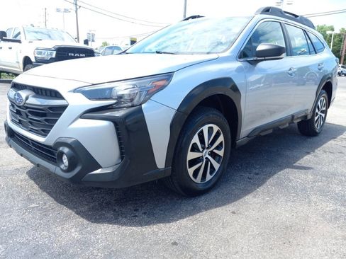 Used 2023 Subaru Outback AWD/4WD image 1