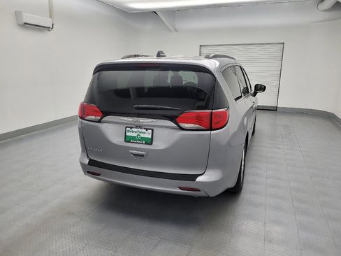 Used 2021 Chrysler Voyager Lxi FWD image 7
