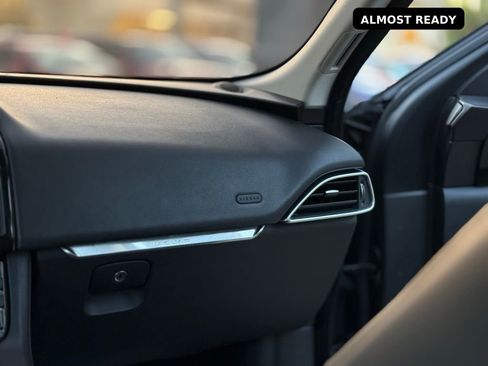 Used 2018 Jaguar F-PACE Premium image 15