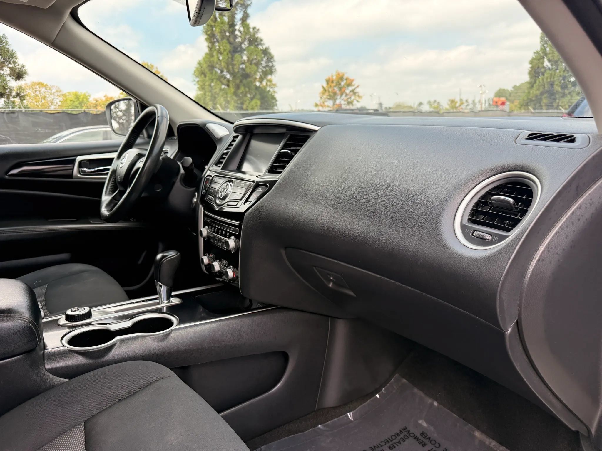 Used 2018 Nissan Pathfinder SV AWD/4WD image 19