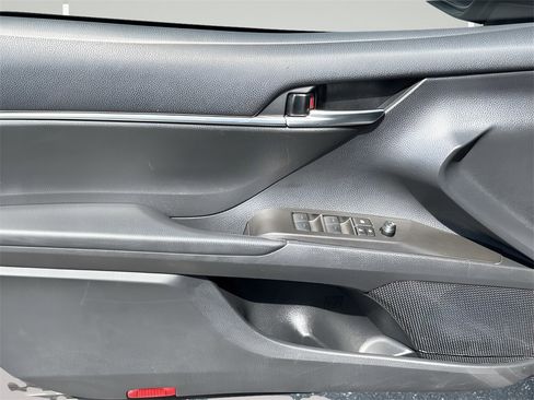 Used 2024 Toyota Camry SE image 24