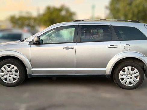 Used 2018 Dodge Journey SE w/ Popular Equipment Group FWD image 5
