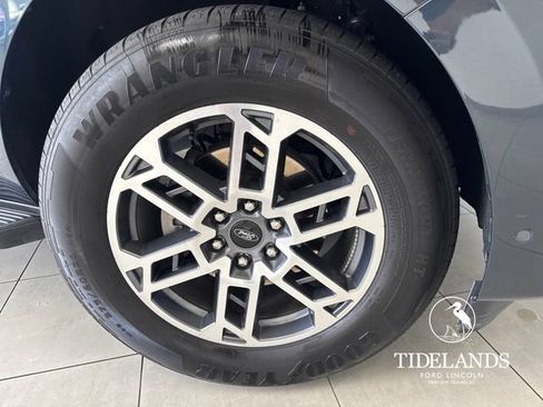 Certified 2025 Ford Expedition Active RWD image 35