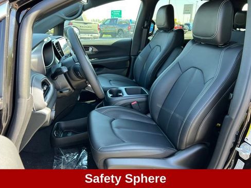 New 2026 Chrysler Pacifica Select FWD image 3