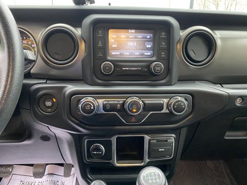 Used 2019 Jeep Wrangler Unlimited Sport image 24