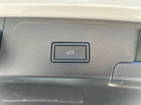 New 2026 Volkswagen Atlas Cross Sport SE image 48