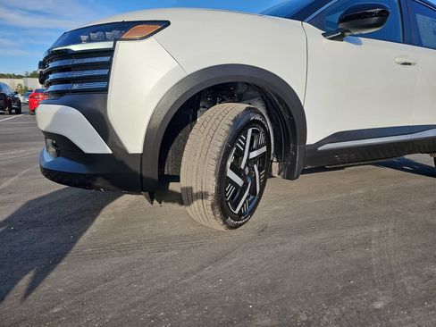 New 2026 Nissan Kicks SV w/ SV Premium Package FWD image 34
