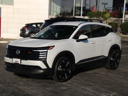 Used 2025 Nissan Kicks SR FWD image 6