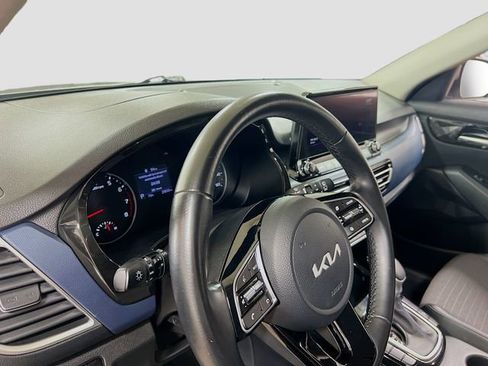 Certified 2022 Kia Seltos S image 9