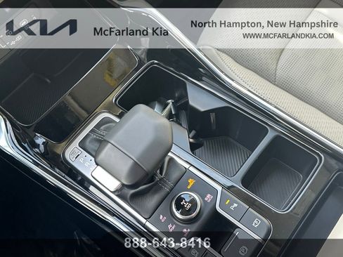 Used 2025 Kia Sorento SX image 27