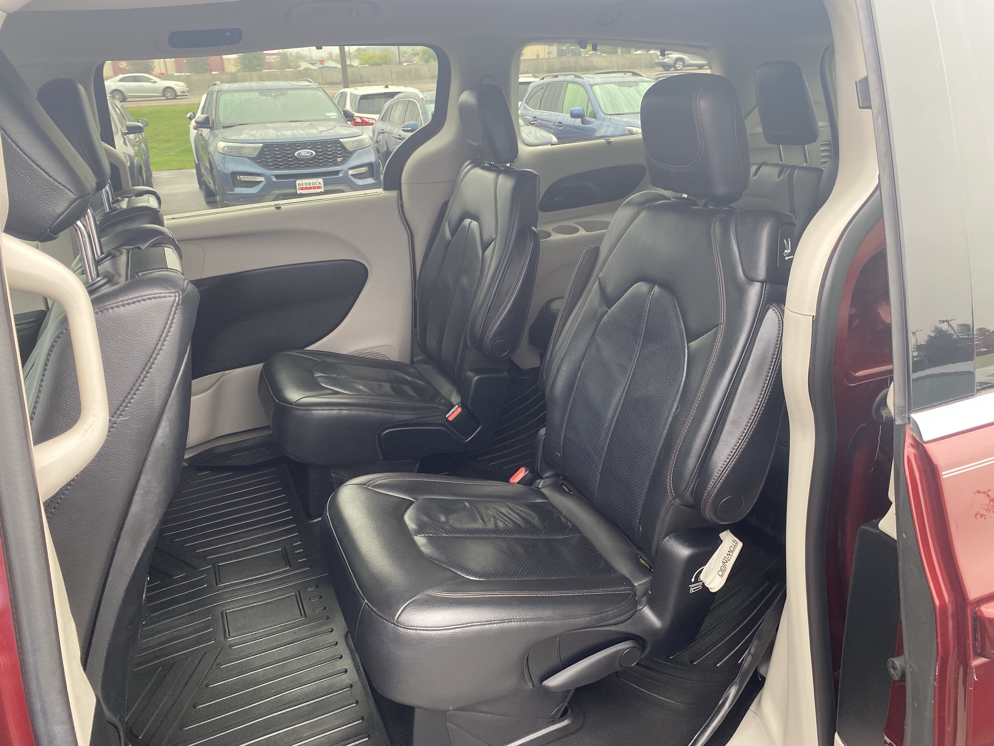Used 2018 Chrysler Pacifica Touring-L Plus w/ Tire & Wheel Group FWD image 6