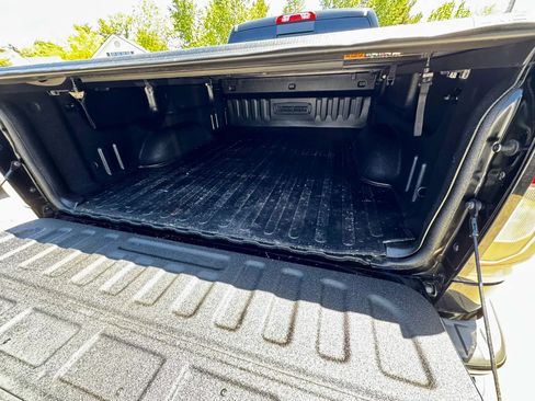 Used 2017 GMC Sierra 1500 SLT AWD/4WD image 5