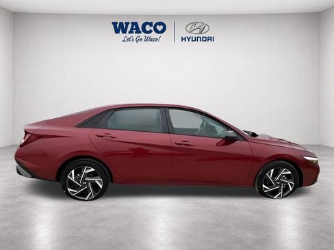 Used 2025 Hyundai Elantra Sport FWD image 14