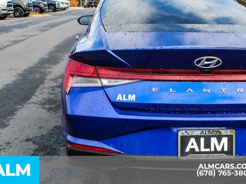 Used 2023 Hyundai Elantra Blue image 13