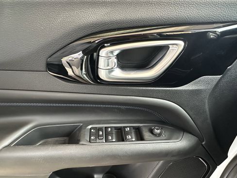 New 2026 Jeep Compass Limited image 25