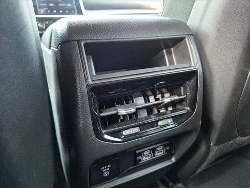 Used 2024 Jeep Grand Cherokee Altitude AWD/4WD image 12