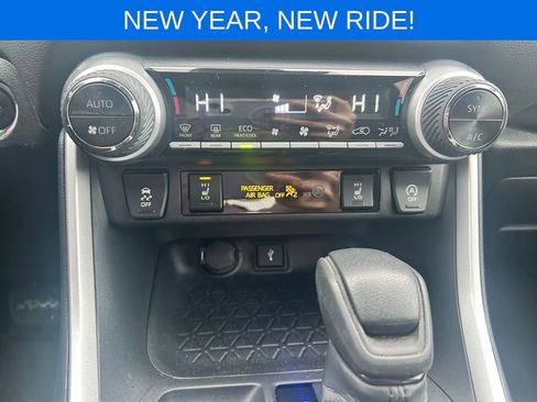 Used 2021 Toyota RAV4 XLE image 28