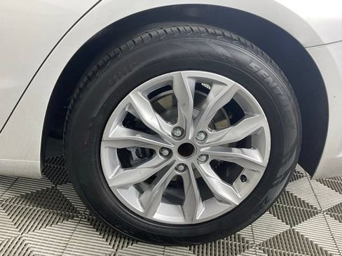 Used 2019 Chevrolet Malibu LT FWD image 9