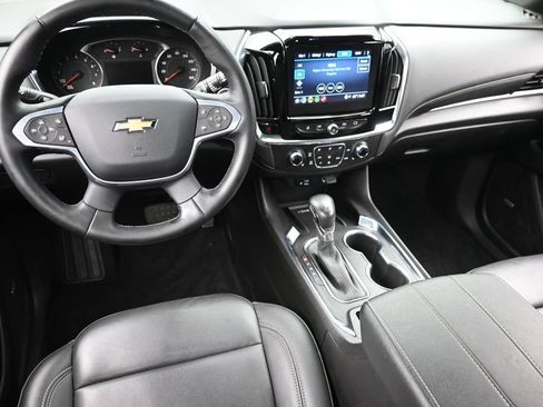 Used 2023 Chevrolet Traverse LT w/ LT Premium Package AWD/4WD image 16