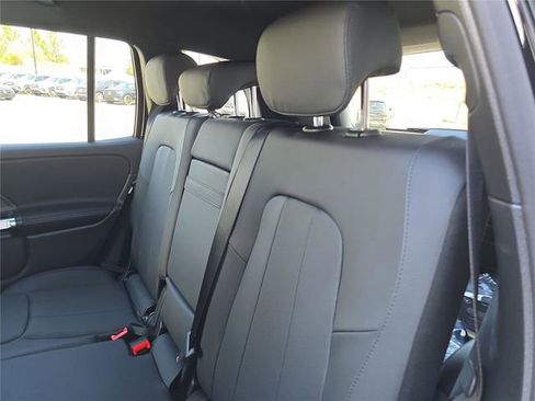 New 2026 Mercedes-Benz GLB 250 4MATIC image 15