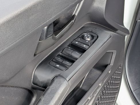 Certified 2025 Toyota Tacoma SR AWD/4WD image 16