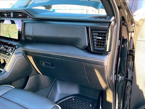 Used 2024 GMC Sierra 2500 AT4X image 26