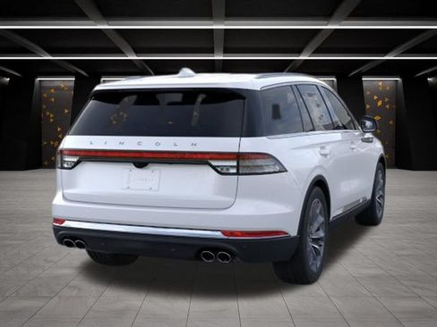 New 2026 Lincoln Aviator Reserve w/ Luxury Package RWD image 8