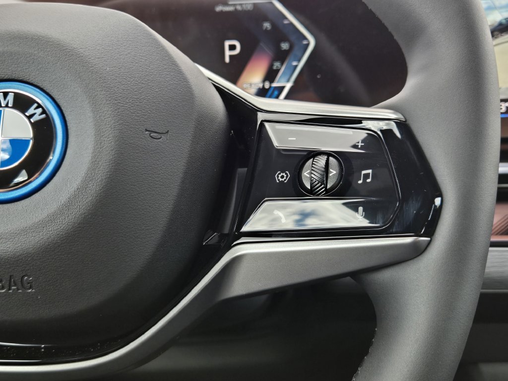 Certified 2026 BMW i5 eDrive40 AWD/4WD image 31